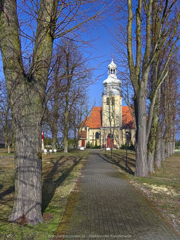 Kościół św. Apostołów Piotra i Pawła w Broniszewicach