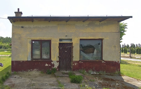 Opuszczony sklep we wsi Jankowo