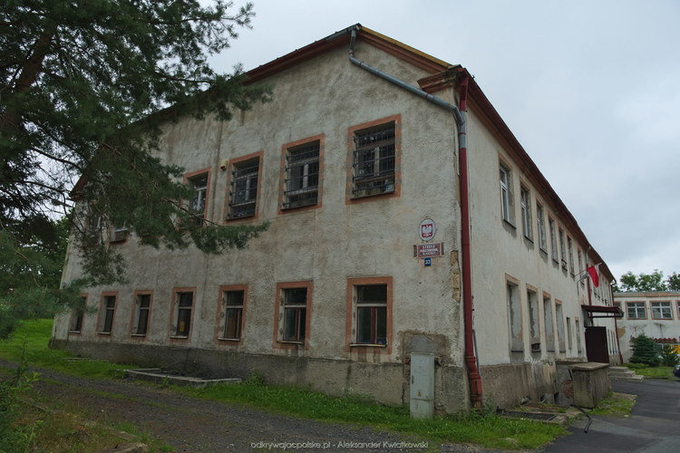 Szkoła podstawowa w Krobicy (125.7578125 kB)
