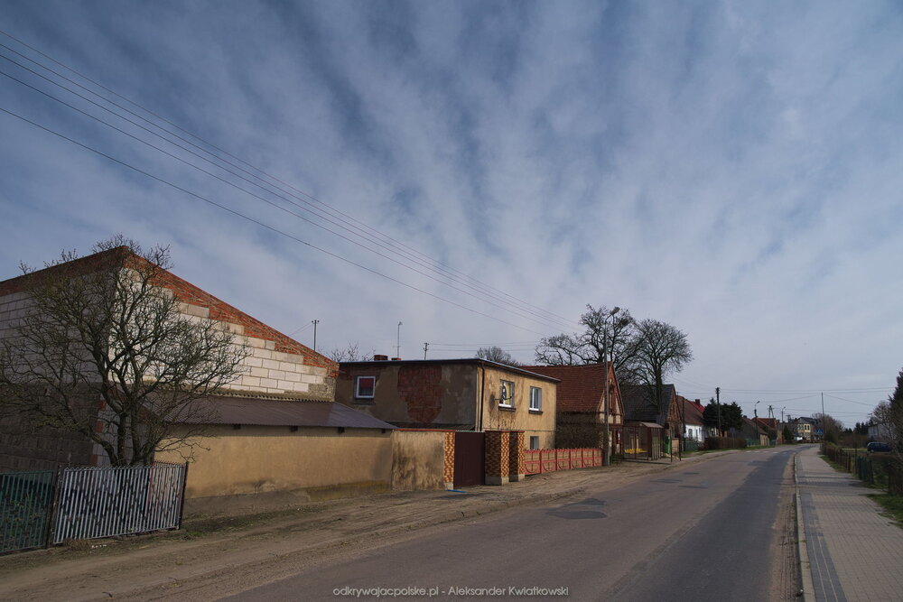 Przejeżdzając przez Darnowo (130.2294921875 kB)