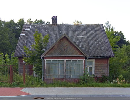 Klasyczny lokalny drewniany dom Podlasia