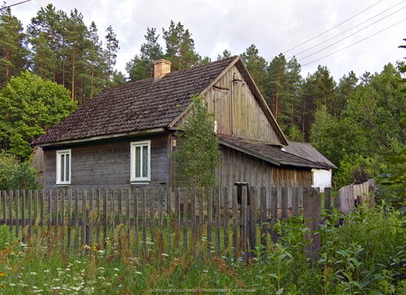 Drewniany dom w Grzybowcu