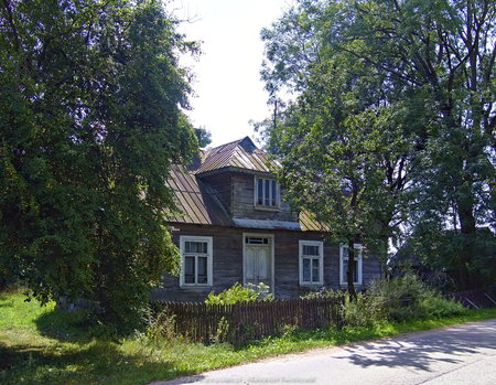 Stary dom we wsi Mogilnice
