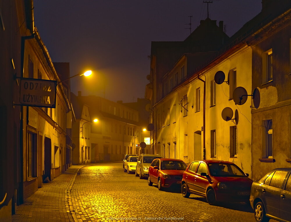 Ulica przed wschodem słońca (175.828125 kB)