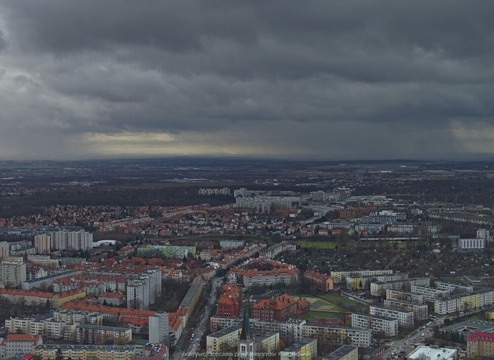 Silne opady na horyzoncie (181.484375 kB)