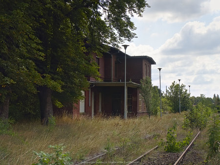 Ruiny stacji w Mielęcinie
