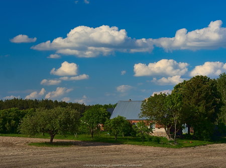Dom we wsi Łapinóżek