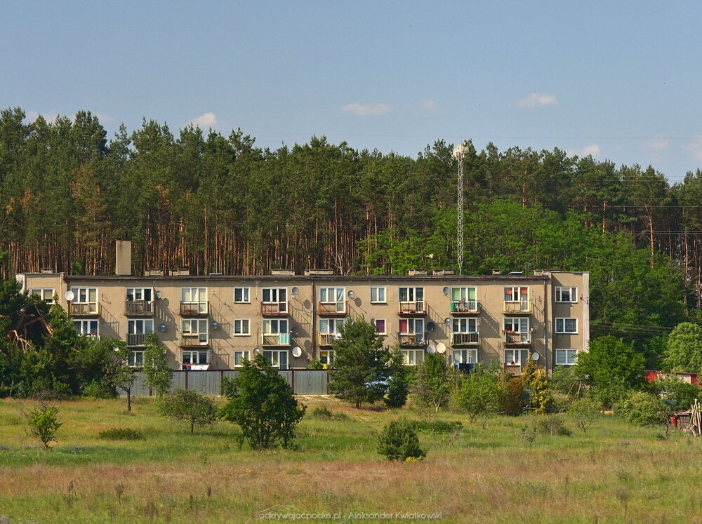 Bloki w okolicy Krzyża (239.830078125 kB)