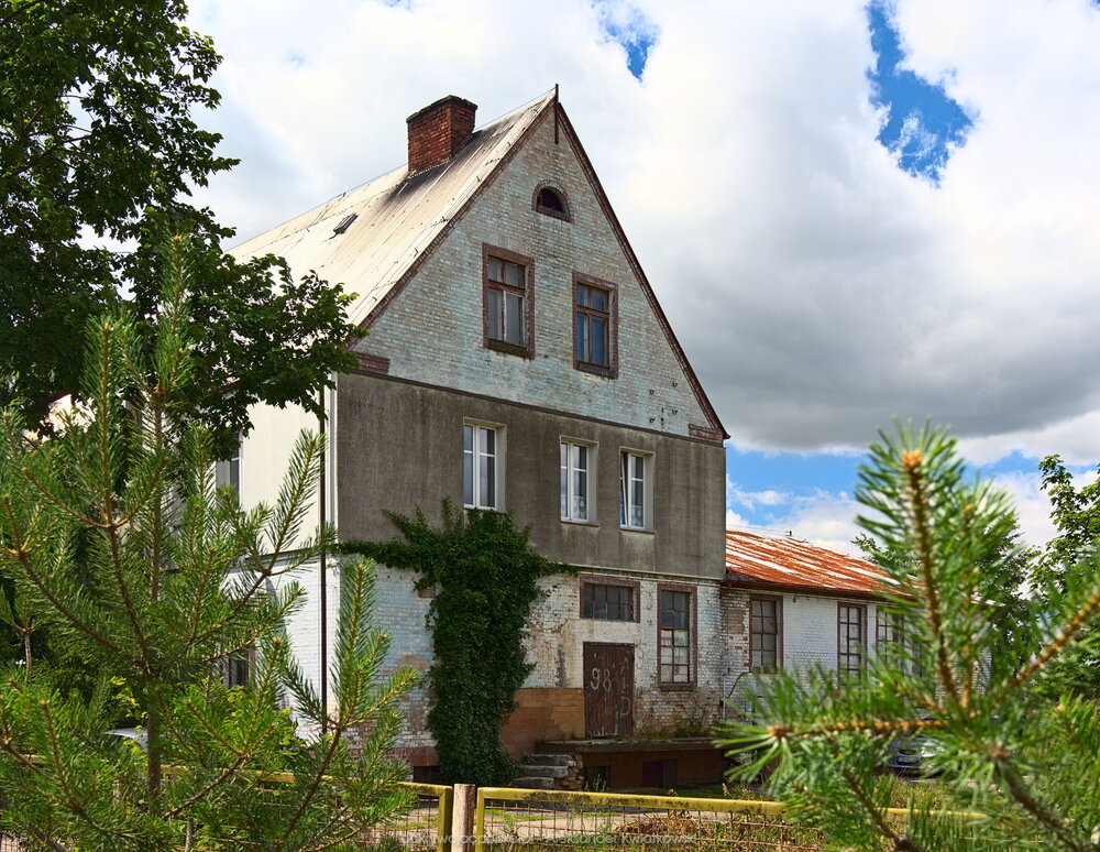 Stary budynek w Górecku (268.458984375 kB)