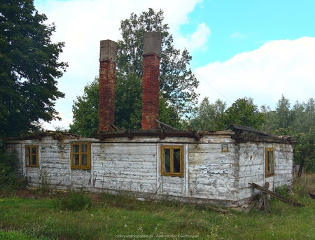 Zniszczony dom w Śladkowicach Drugich