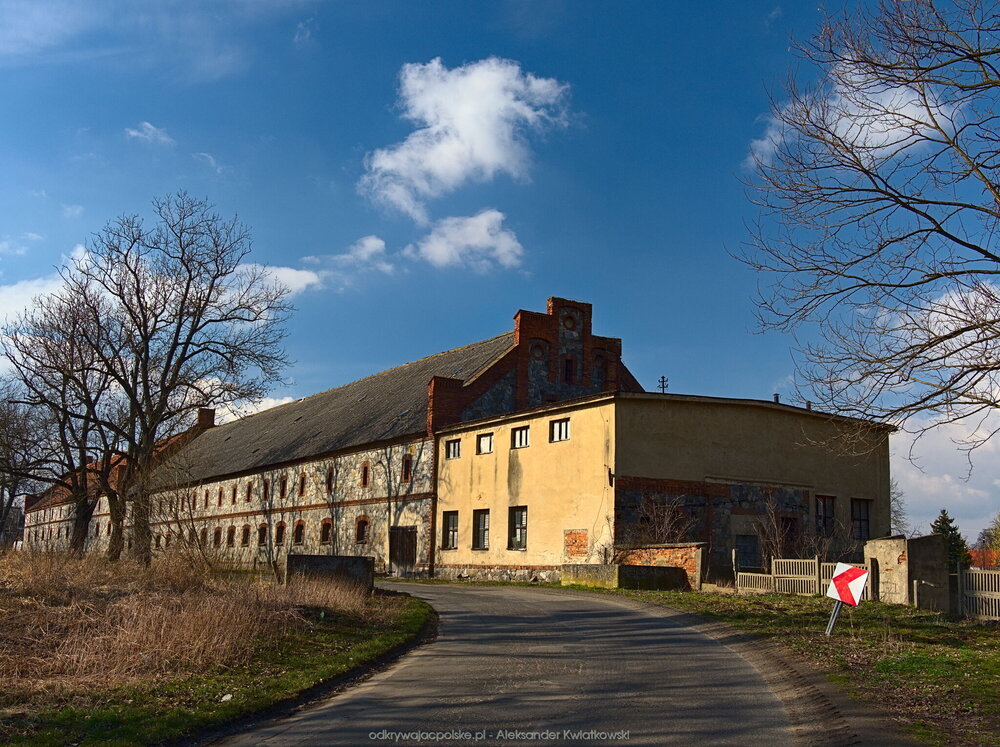 Budynek gospodarczy w Przewornie (246.18359375 kB)