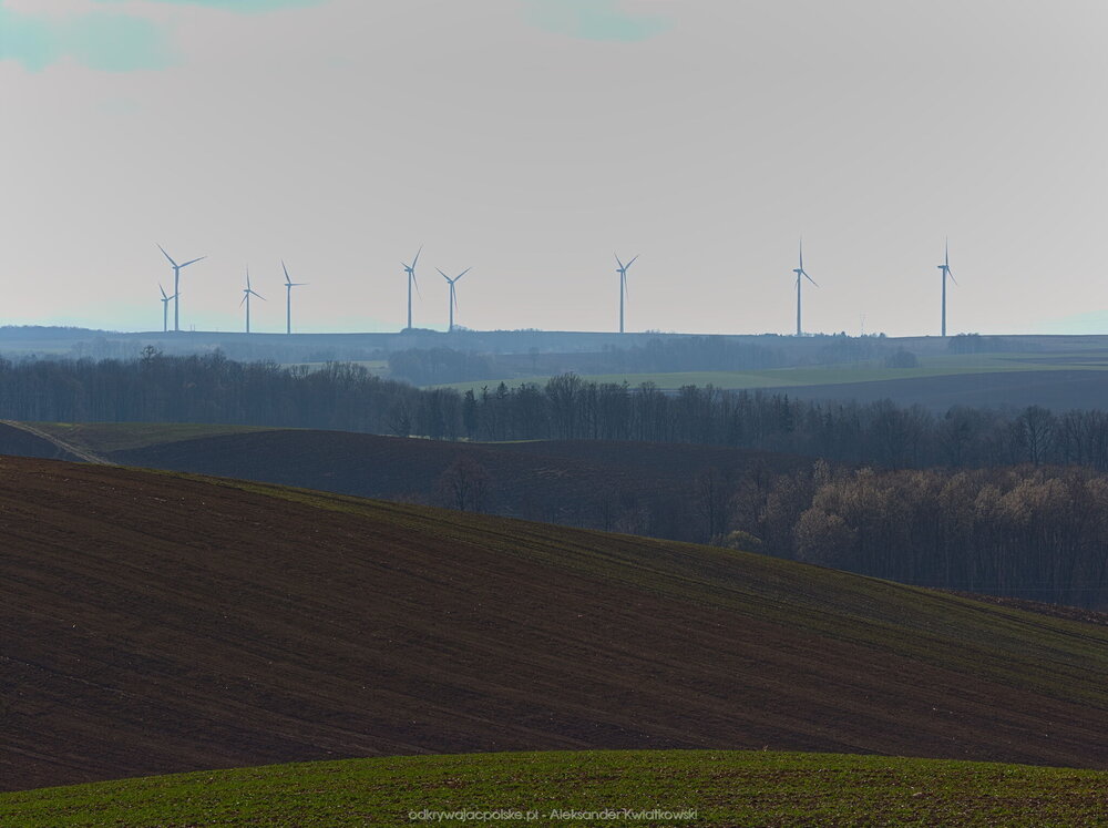 Wiatraki i pagórki (127.04296875 kB)