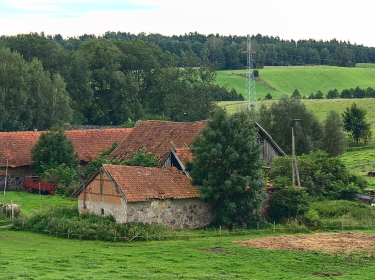 Stare budynki (188.3271484375 kB)