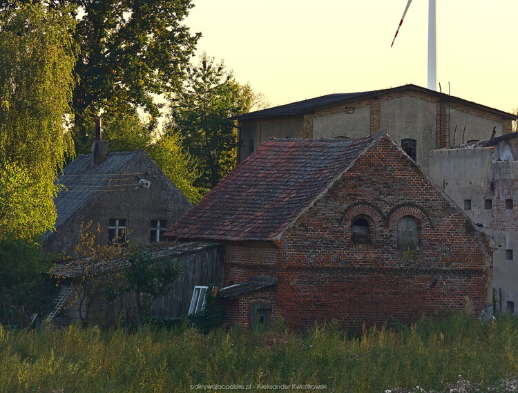 Stary dom w okolicy rzeki Wełny (179.88671875 kB)