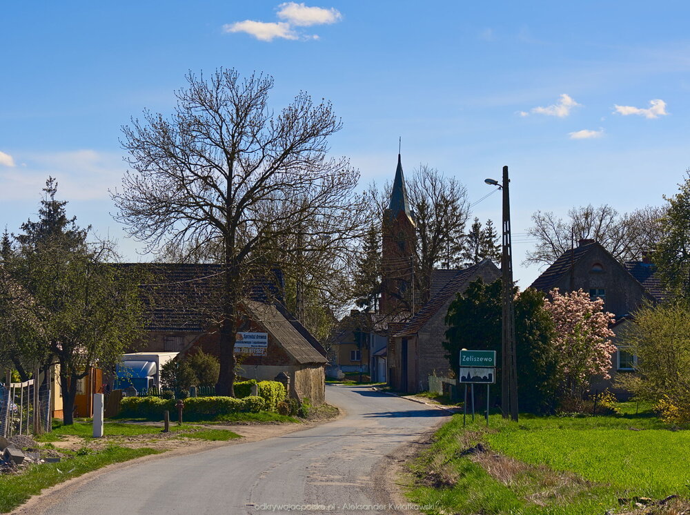 Wyjazd z Zeliszewa (259.689453125 kB)