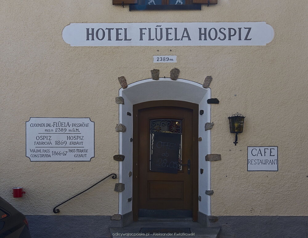 Hotel na przełęczy (204.7158203125 kB)