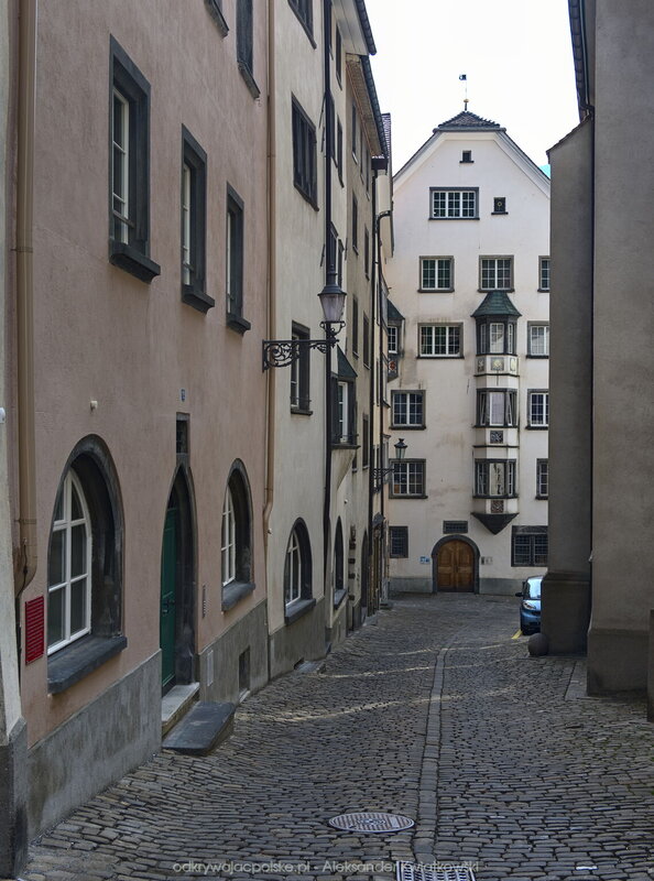 Okolica kościoła w Chur (144.0654296875 kB)