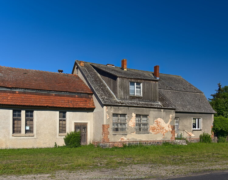 Stary dom w Strzetuszewie (152.0654296875 kB)