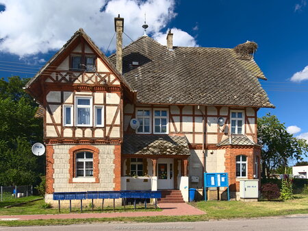 Budynek we wsi Podwilcze