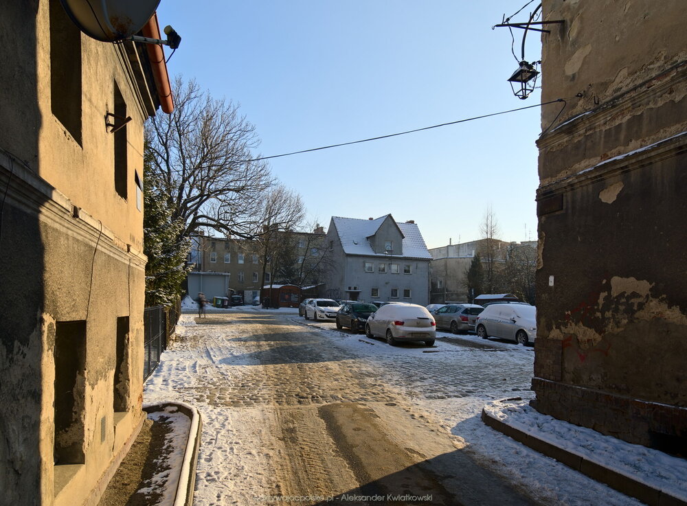 Kierując się do centrum Ziębic (222.6474609375 kB)