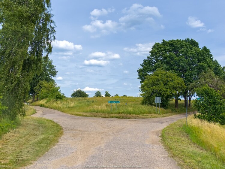 Nie wiedziałem, że jeszcze tutaj przyjedziemy (166.5595703125 kB)