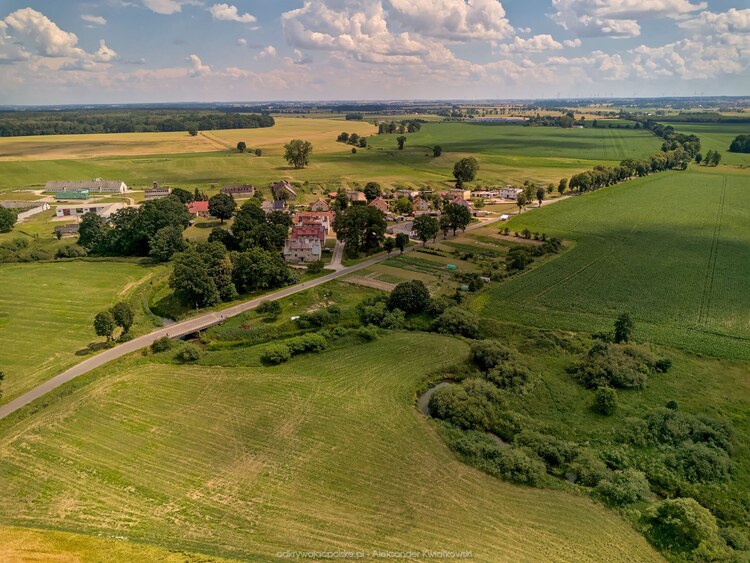 Wieś Bykowo i rzeka Sajna (171.2919921875 kB)