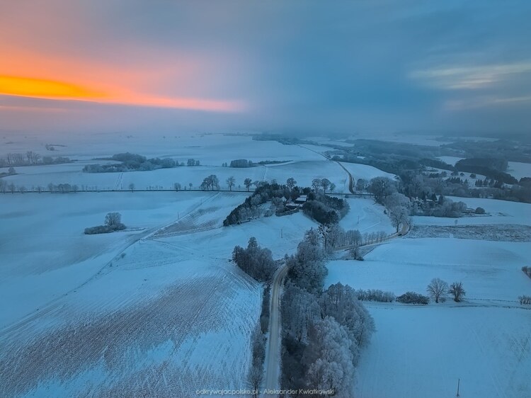 Powrót do drogi wojewódzkiej (115.62109375 kB)