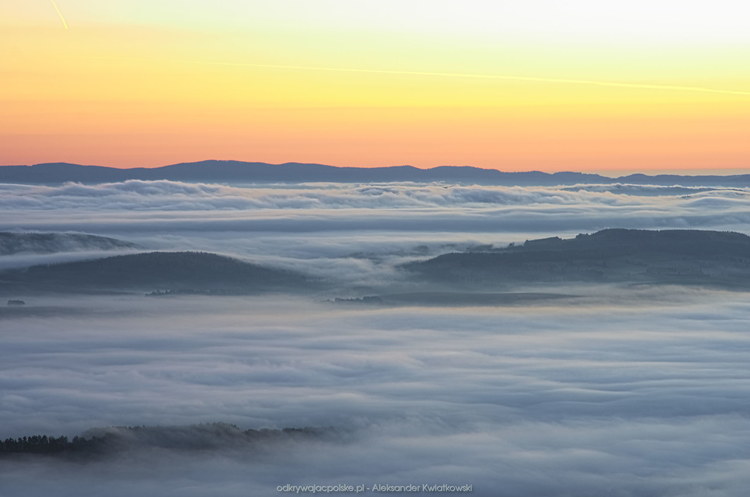 Poranne mgły nad dolinami (70.23046875 kB)
