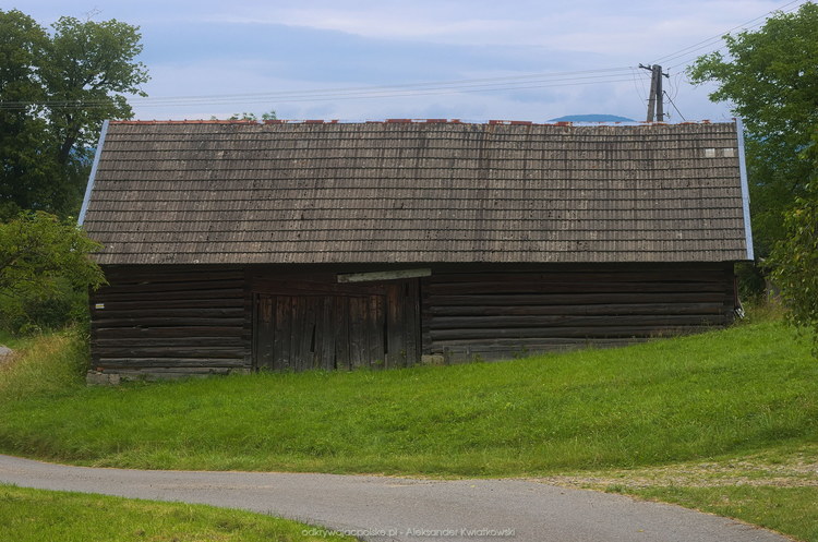 Drewniana stodoła (138.115234375 kB)