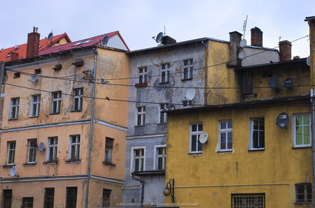 Smutne domy w Dusznikach Zdrój