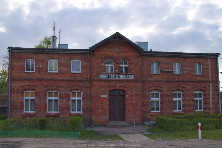 Budynek nieistniejącej stacji kolejowej Sułów Milicki (113.2744140625 kB)