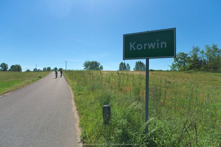 Wjazd do miejscowości Korwin