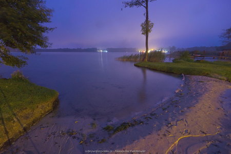 Jezioro Dominickie nocą
