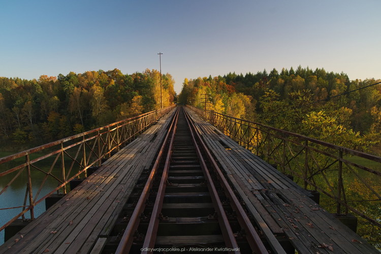 Most kolejowy nad Jeziorem Pilchowickim (122.8193359375 kB)
