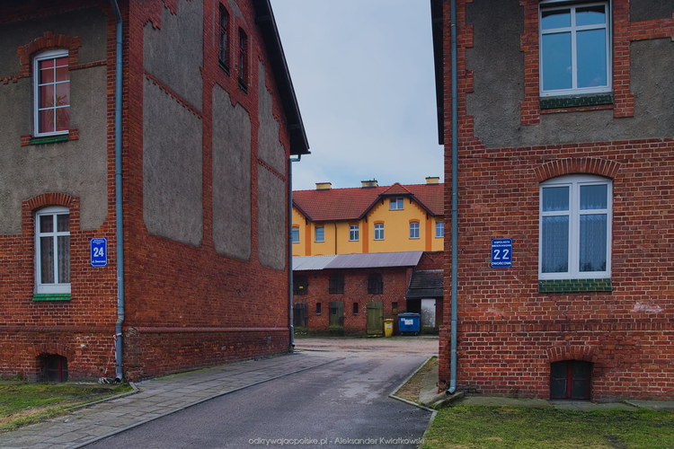 Domy w okolicy dworca kolejowego w Kościerzynie (137.779296875 kB)