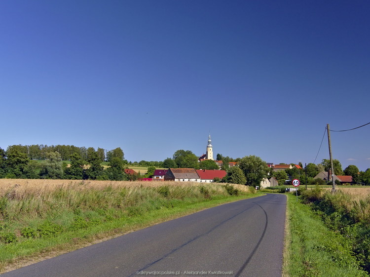 Wieś Zwrócona tuż obok Ząbkowic (105.072265625 kB)