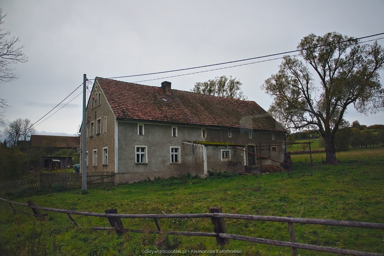 Dom w Dębrzniku (165.9423828125 kB)