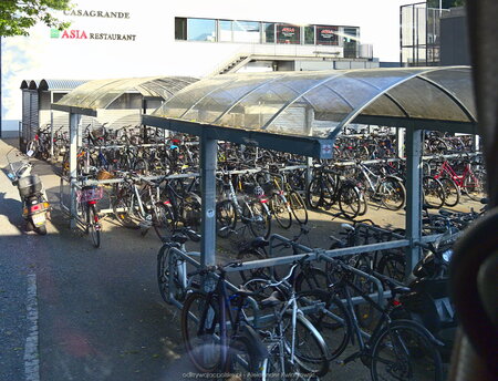 W Interlaken na stacji kolejowej też można zgubić rower