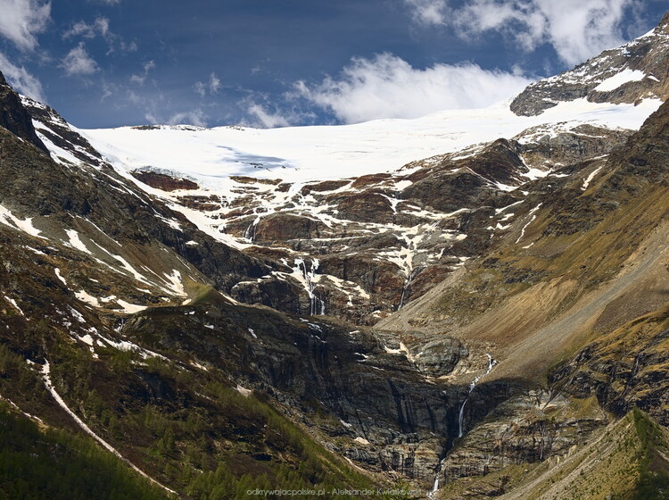 Vedretta di Cambrena i wodospady z topniejącego lodowca (190.251953125 kB)