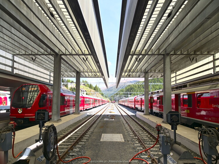 Stacja kolejowa Sankt Moritz (192.125 kB)